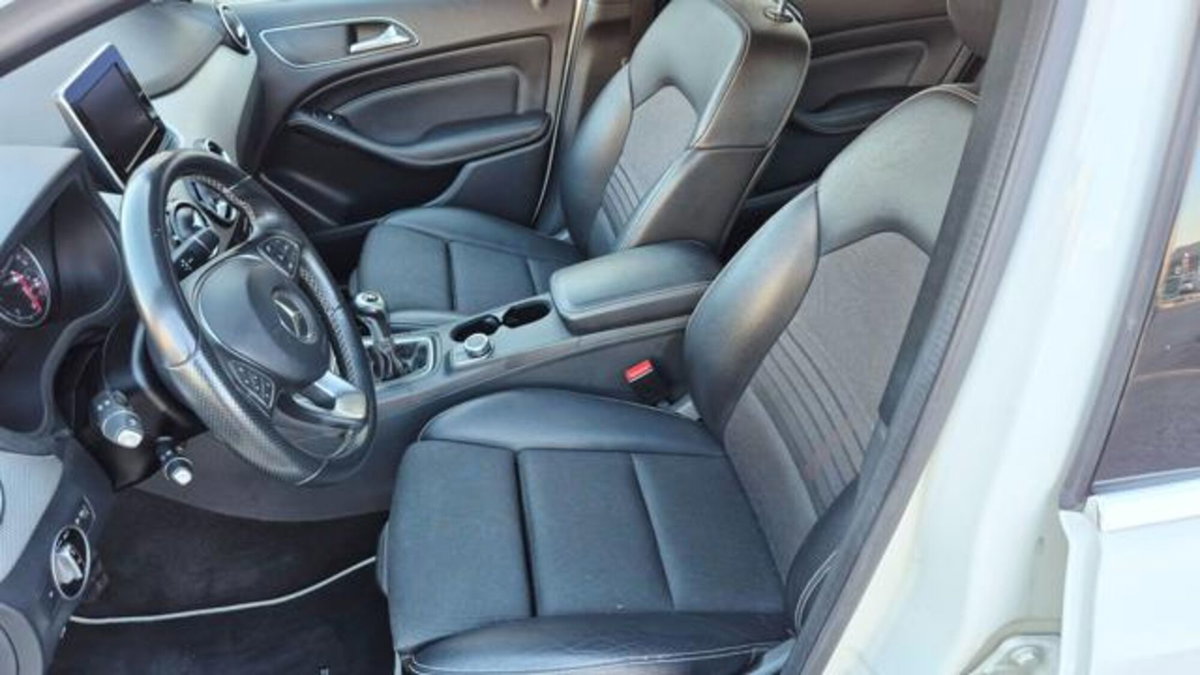 Mercedes-Benz Classe B 180 d Sport (9)