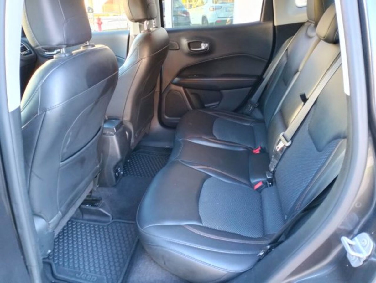 Jeep Compass 1.6 Multijet II 2WD Limited (12)