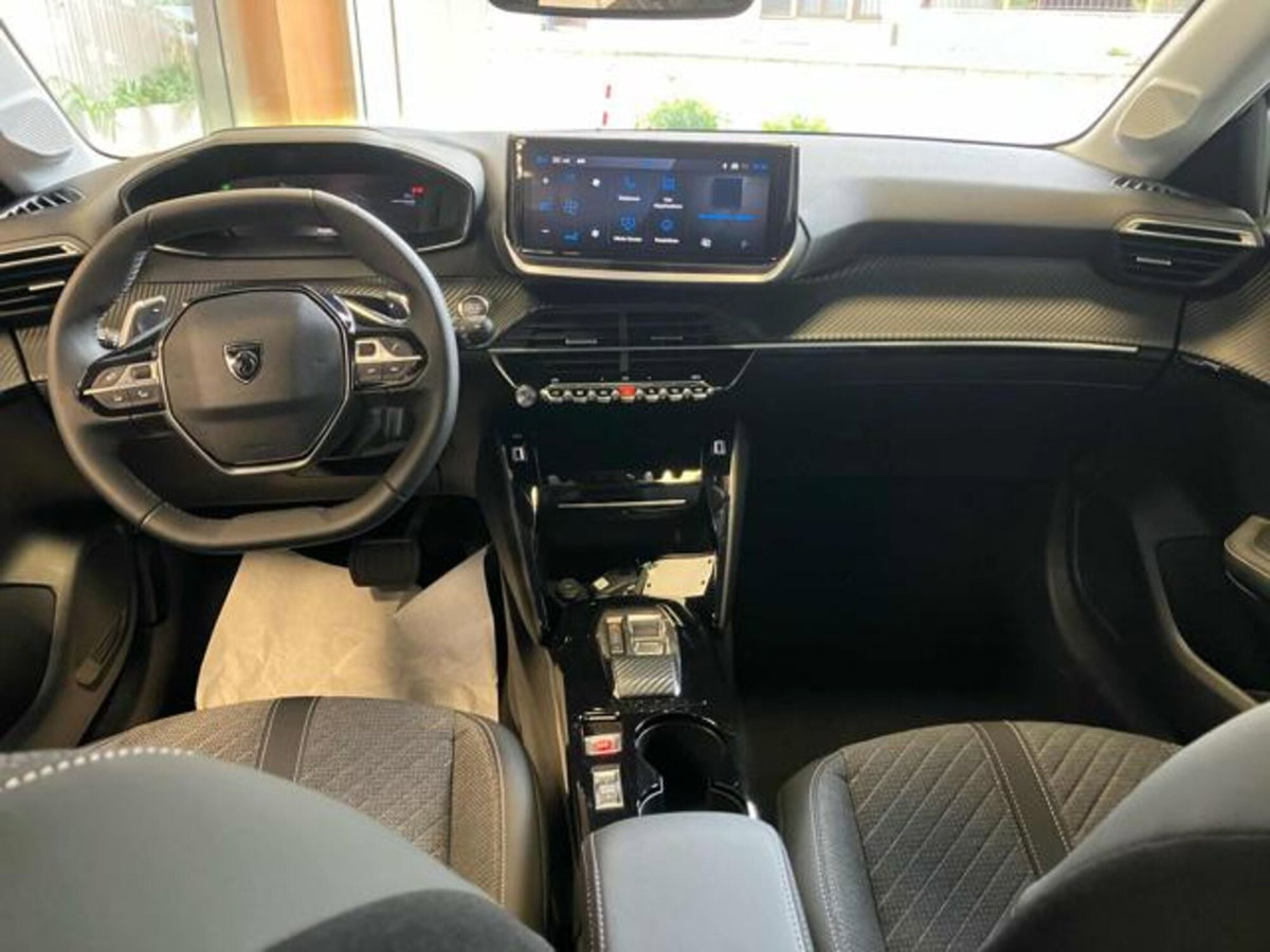Peugeot 208 50 kWh Allure (4)