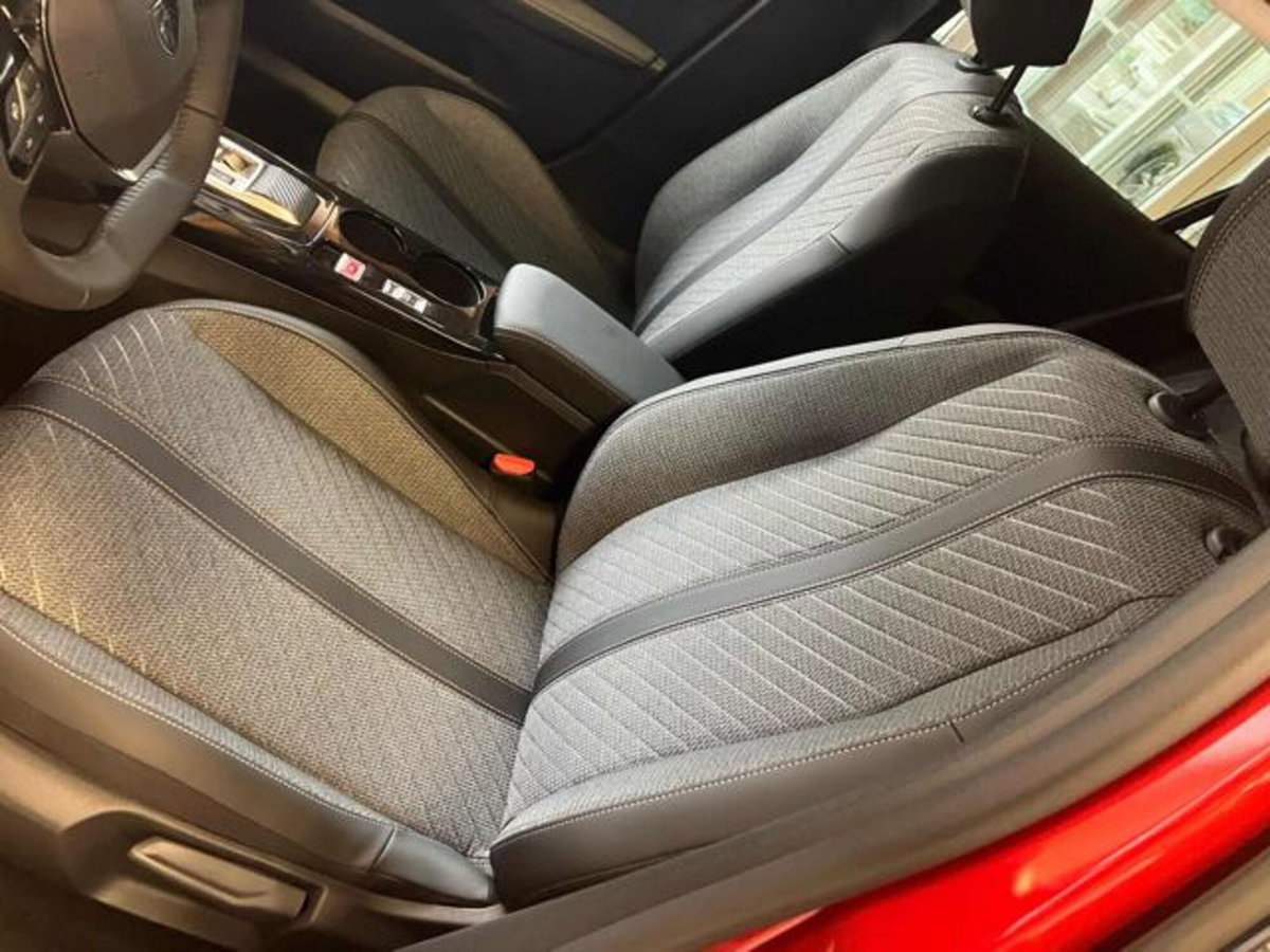 Peugeot 208 50 kWh Allure (5)
