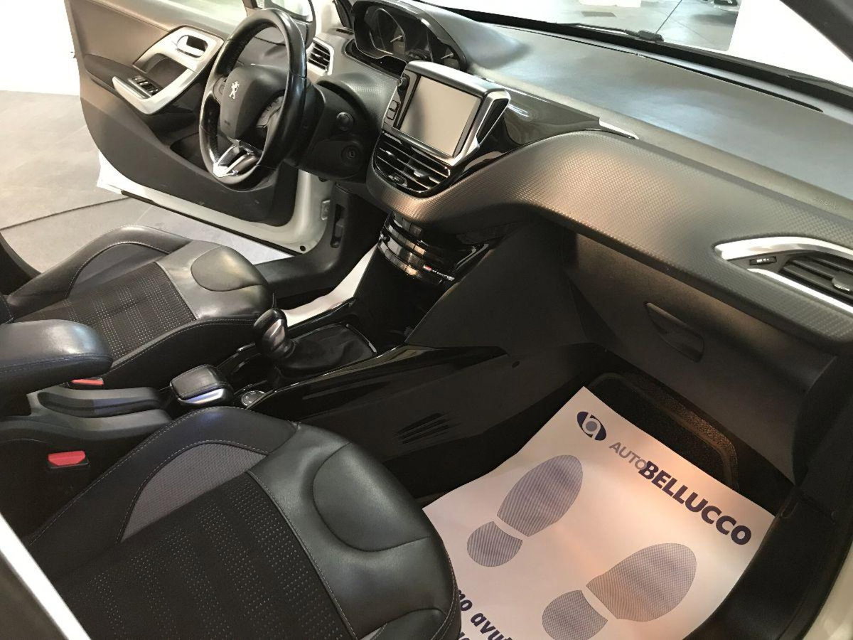 Peugeot 2008 100 Allure (11)