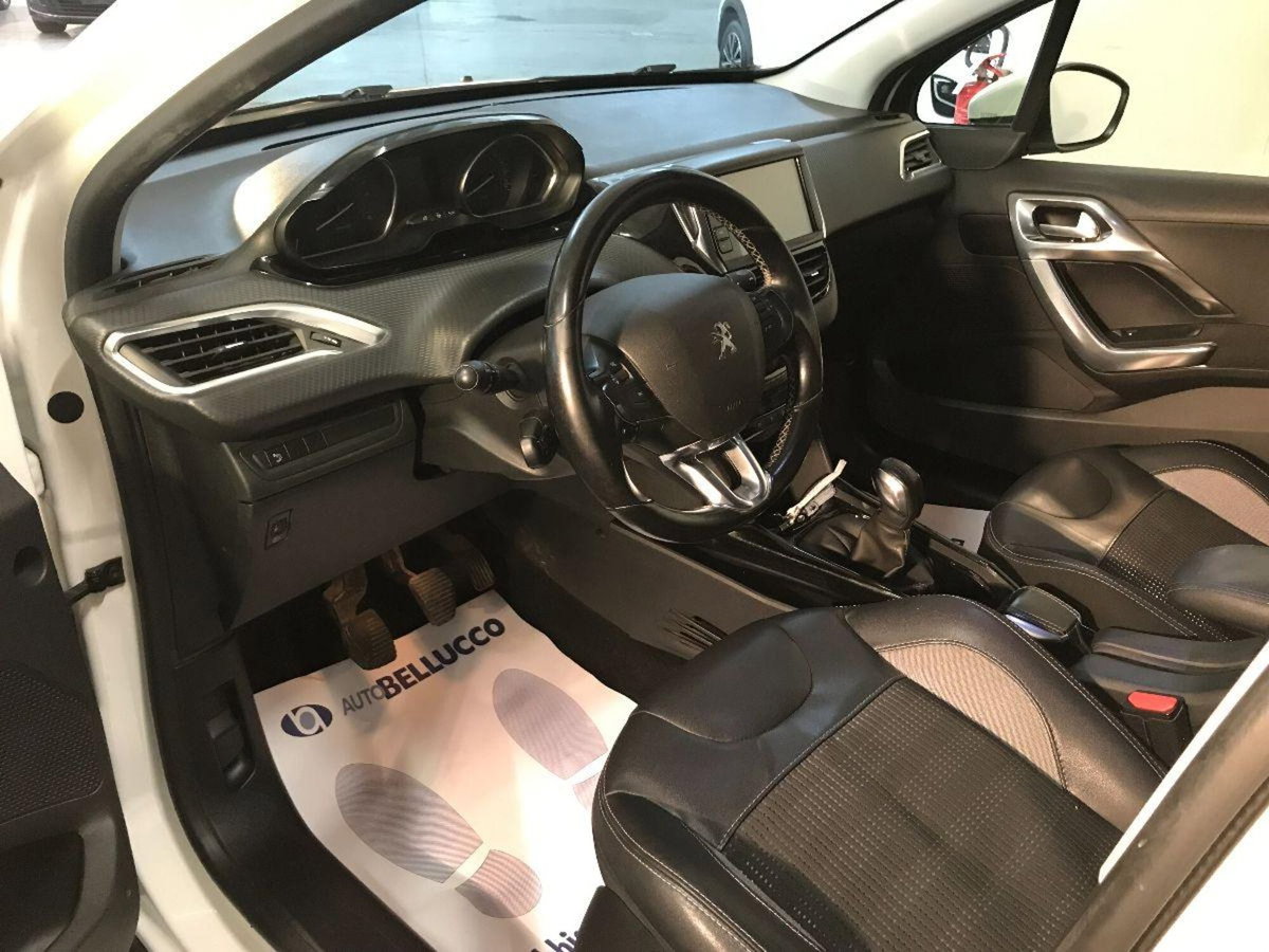 Peugeot 2008 100 Allure (6)