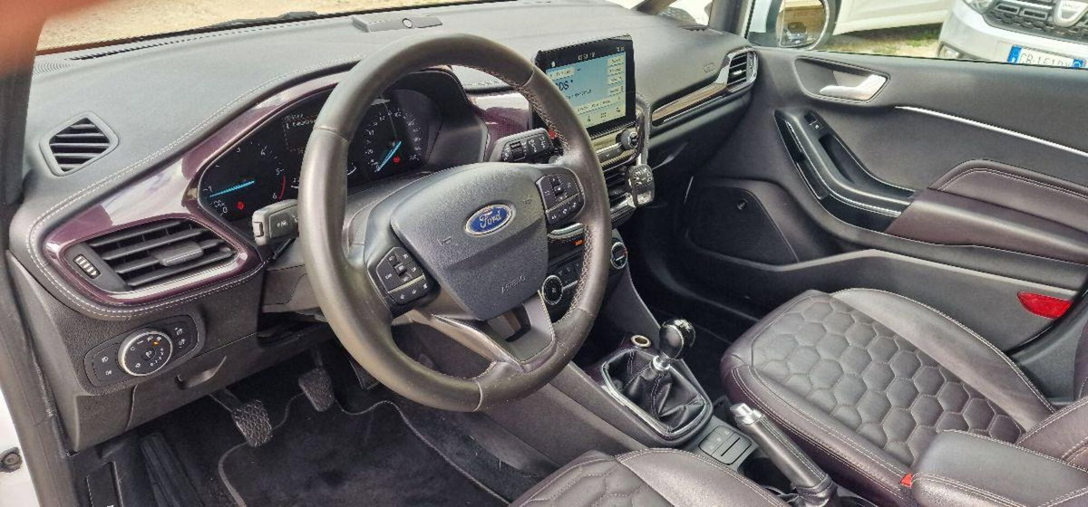 Ford Fiesta 1.5 TDCi 120 CV 5 porte Vignale (10)