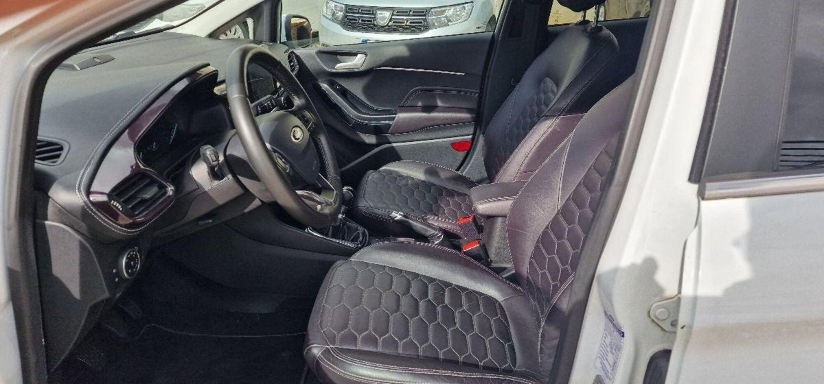 Ford Fiesta 1.5 TDCi 120 CV 5 porte Vignale (11)