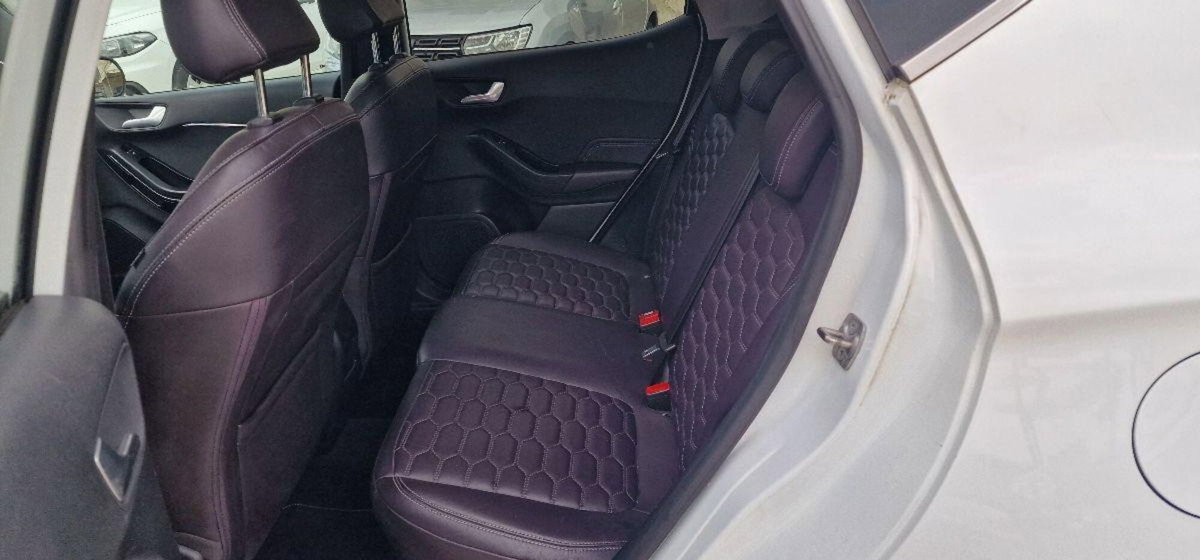 Ford Fiesta 1.5 TDCi 120 CV 5 porte Vignale (12)