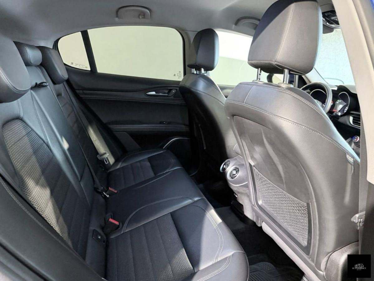Alfa Romeo Stelvio Stelvio 2.2 Turbodiesel 180 CV AT8 RWD Business (11)