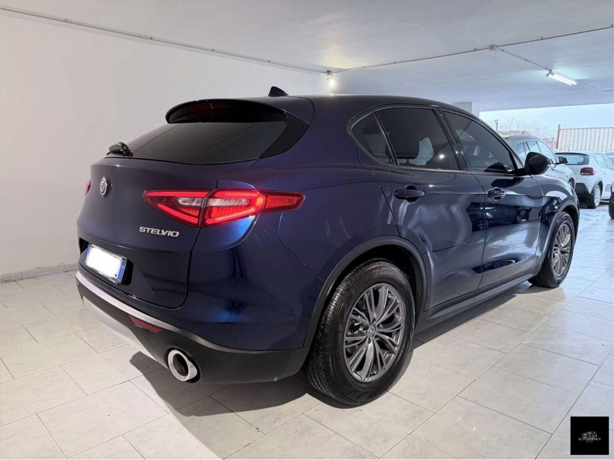 Alfa Romeo Stelvio Stelvio 2.2 Turbodiesel 180 CV AT8 RWD Business (12)