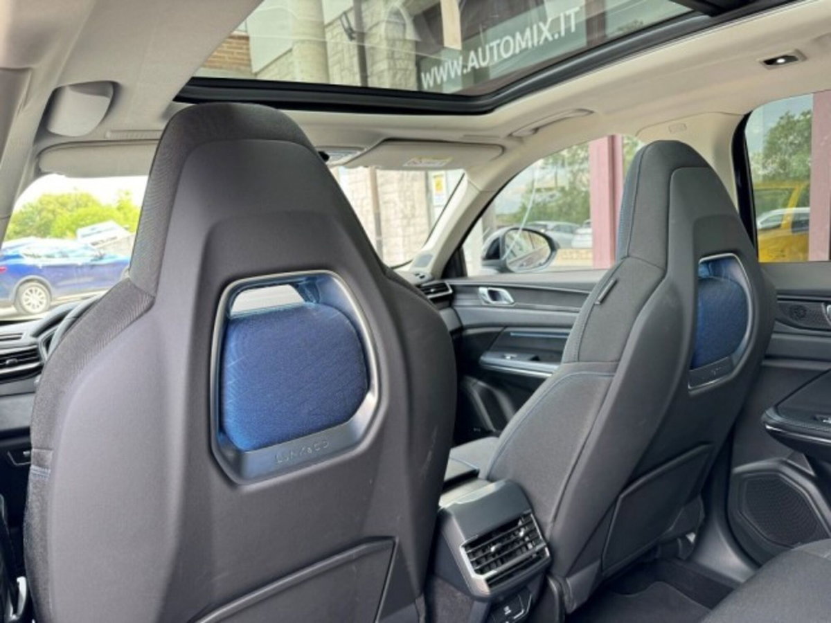 Lynk & Co 01 01 1.5 td phev (20)