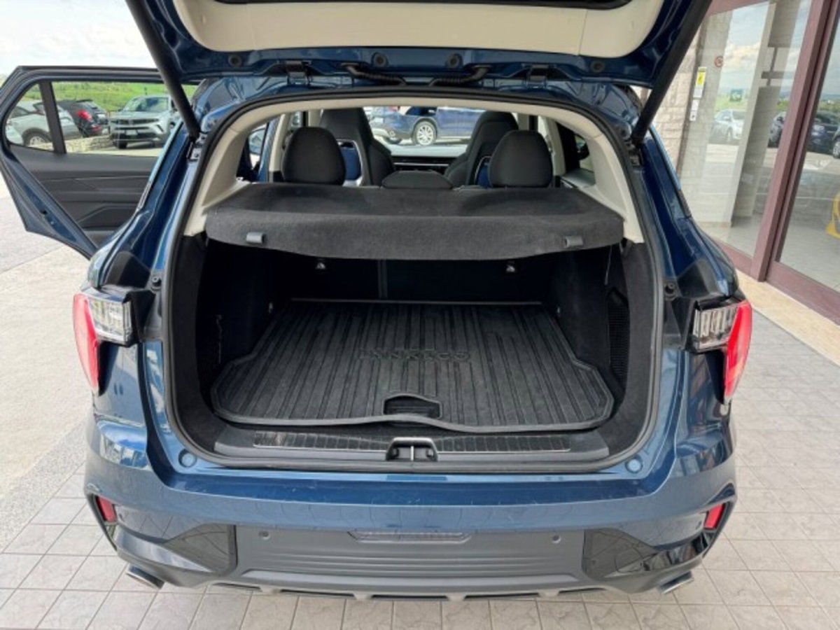 Lynk & Co 01 01 1.5 td phev (18)