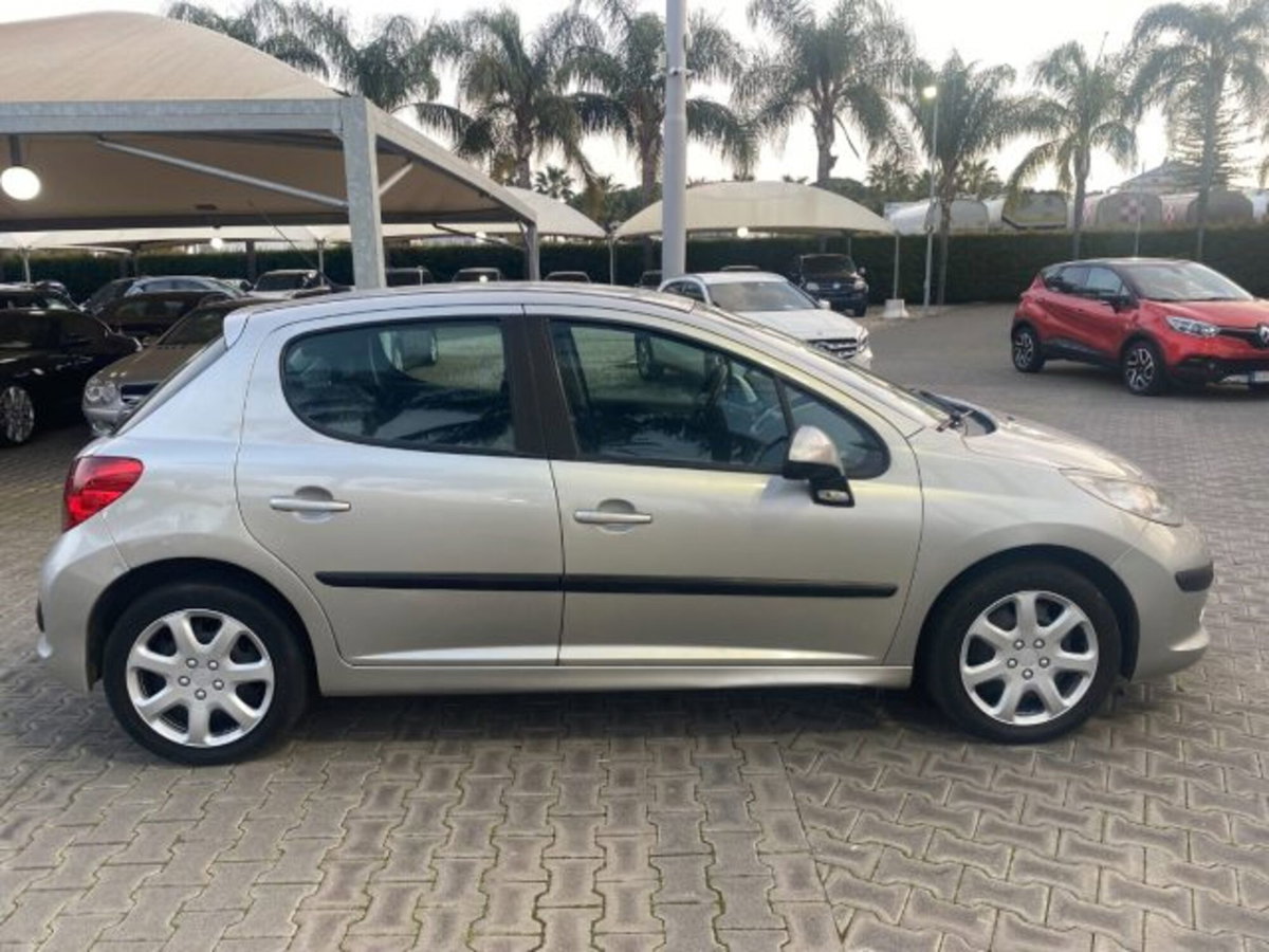 Peugeot 207 HDi 90CV 5p. XS (12)