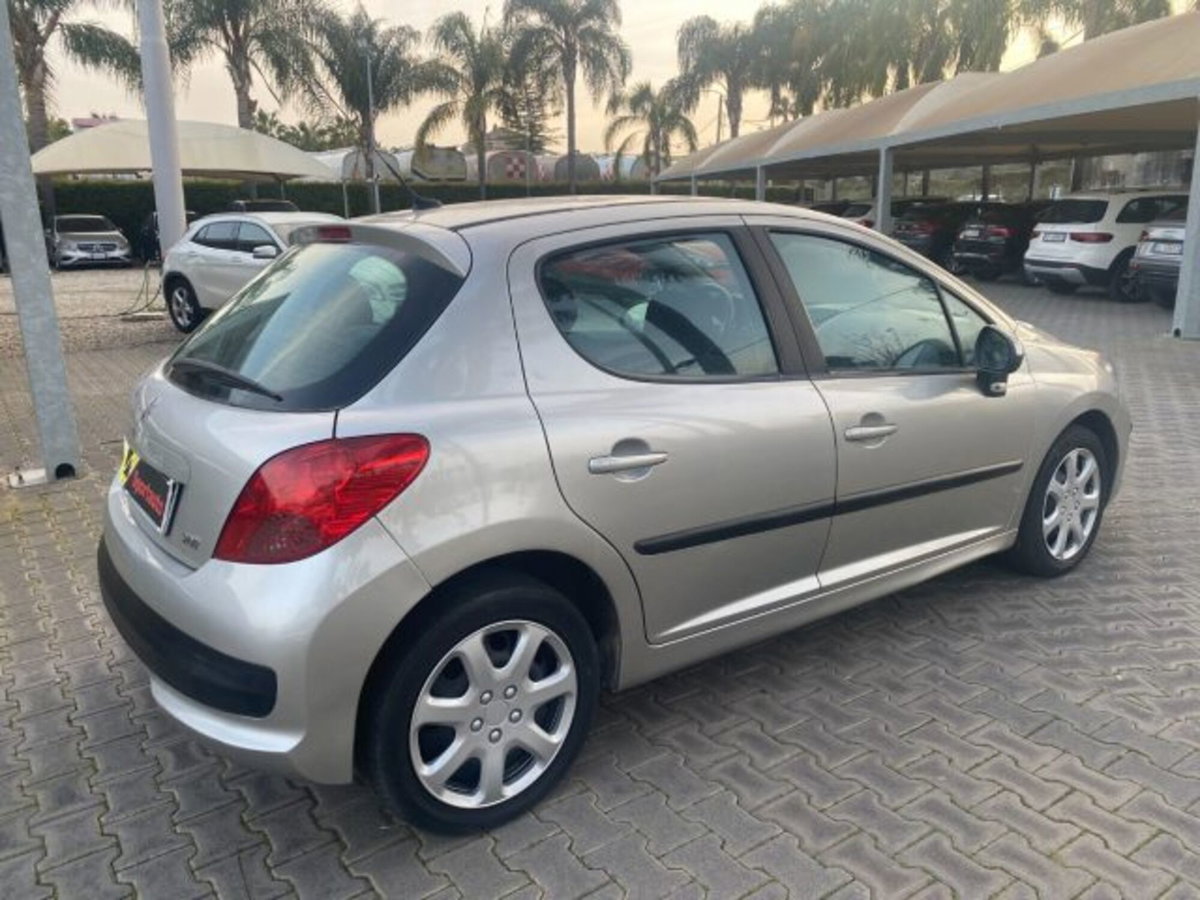 Peugeot 207 HDi 90CV 5p. XS (15)