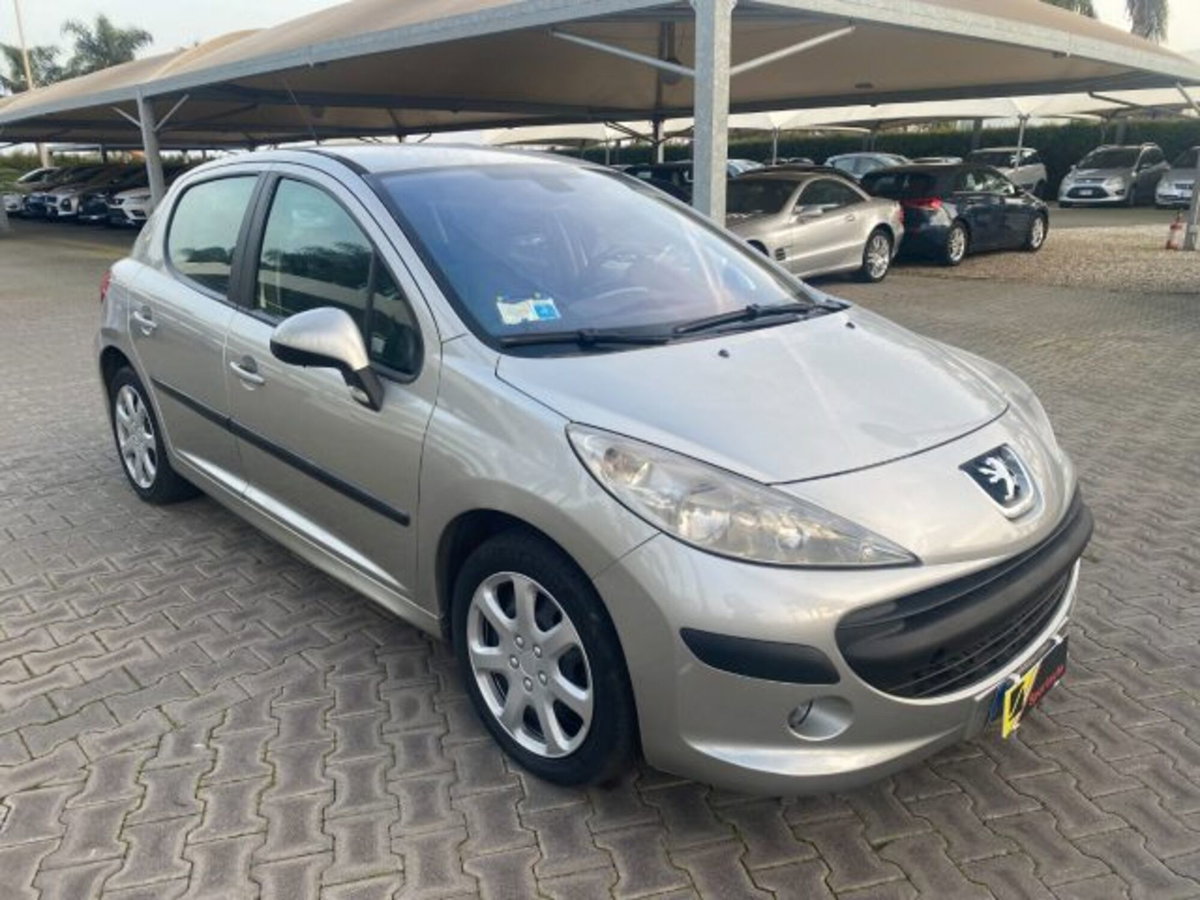 Peugeot 207 HDi 90CV 5p. XS (2)