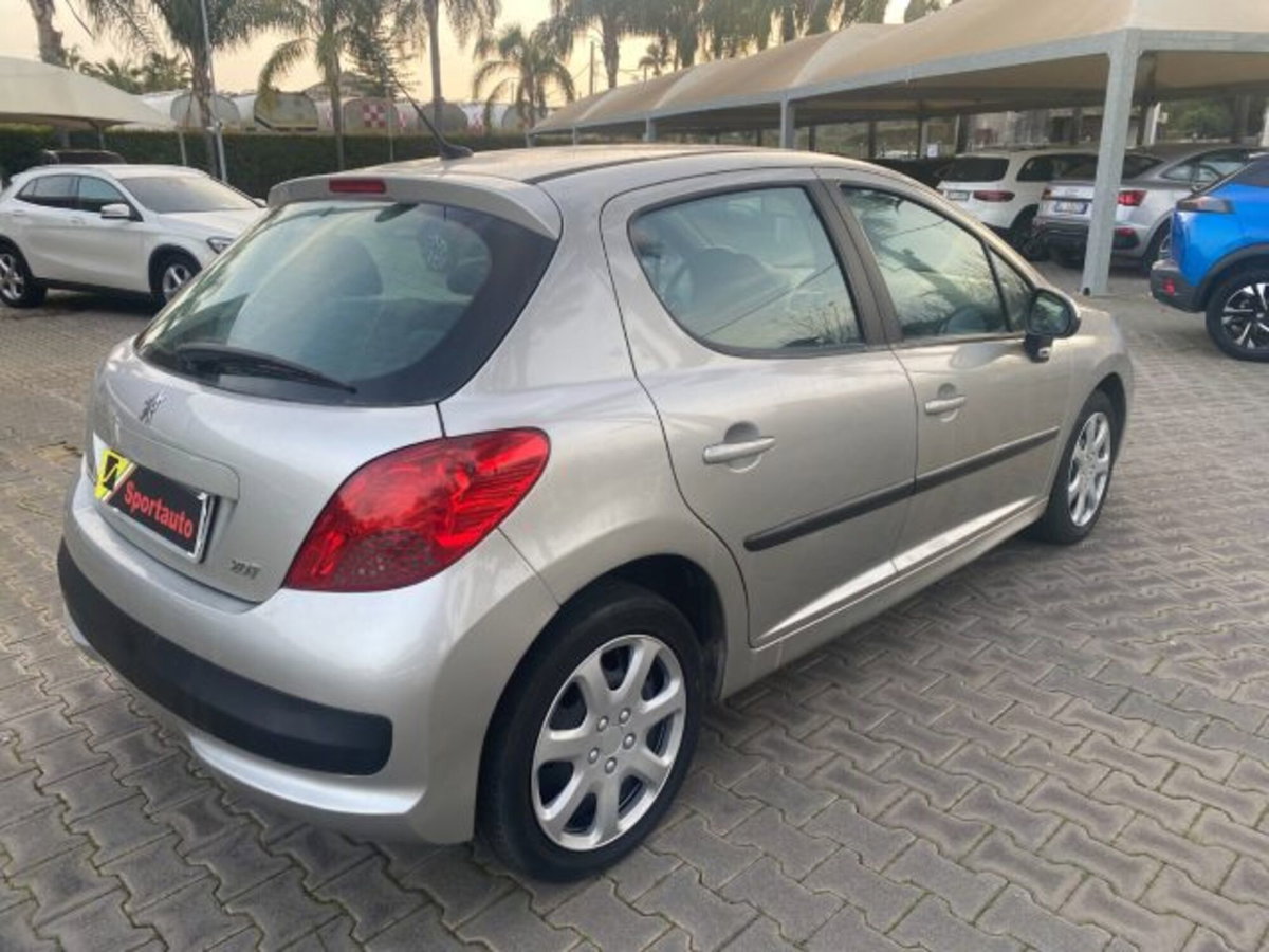 Peugeot 207 HDi 90CV 5p. XS (4)