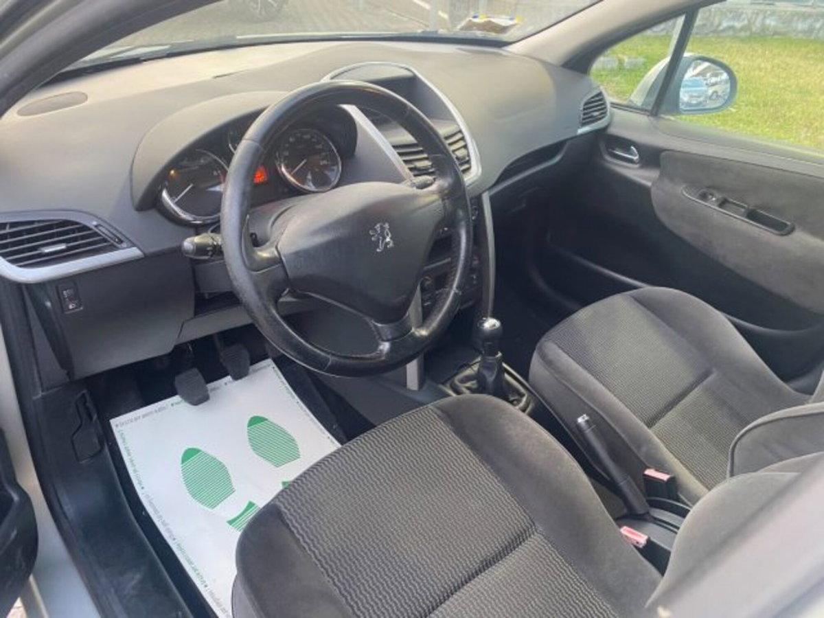Peugeot 207 HDi 90CV 5p. XS (5)