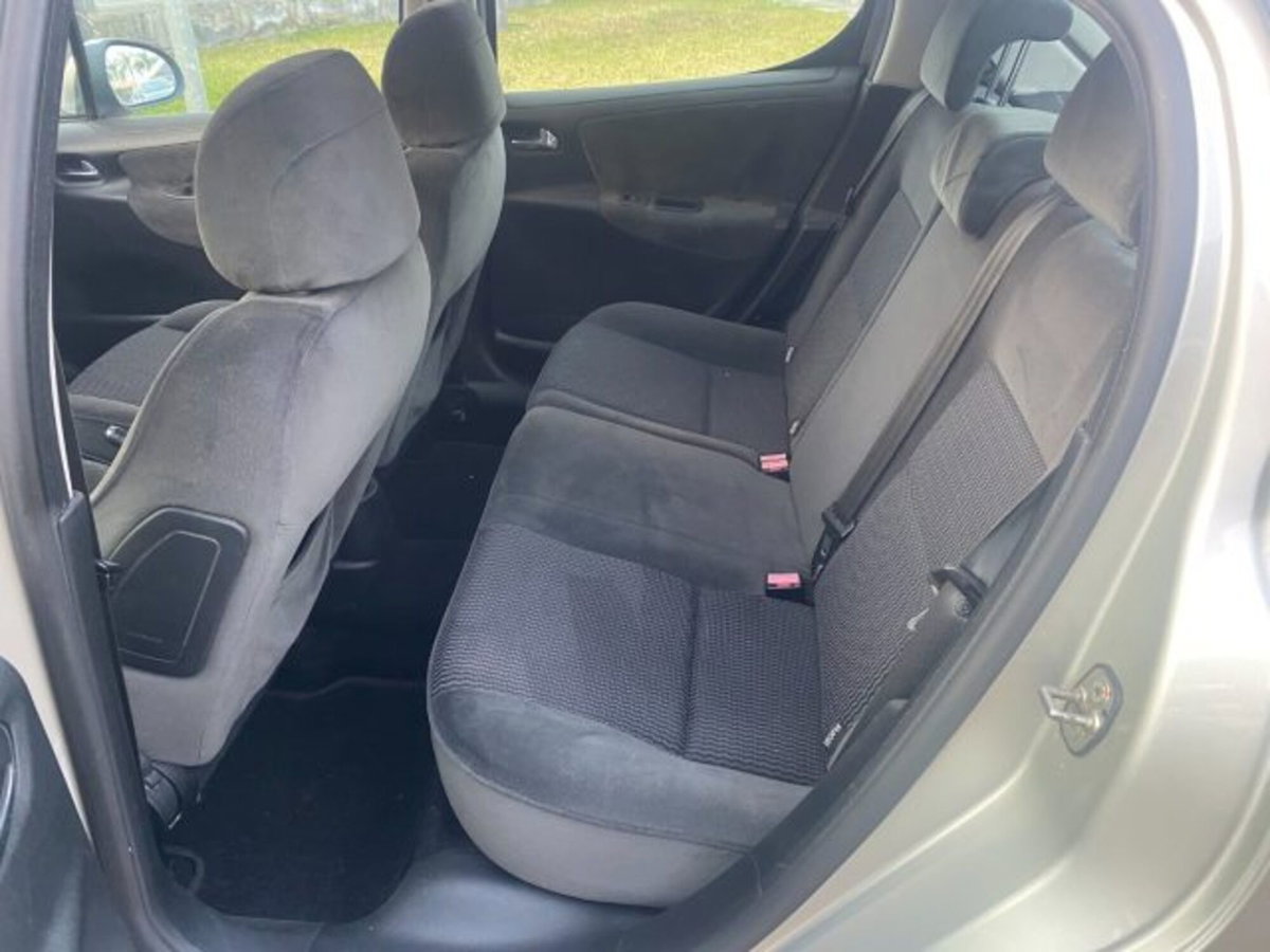 Peugeot 207 HDi 90CV 5p. XS (8)