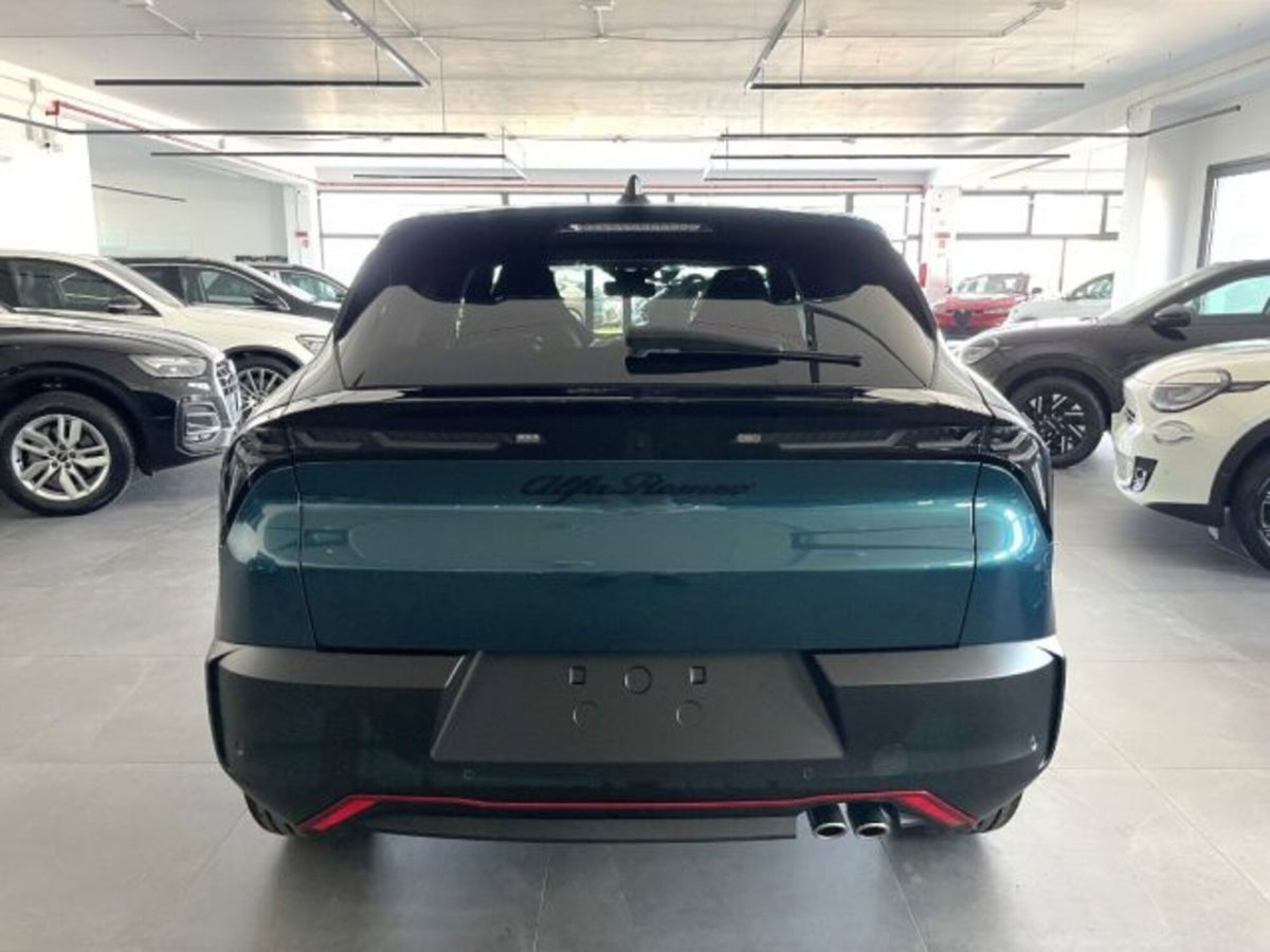 Alfa Romeo Junior 1.2 ibrida Sport Speciale 145cv edct6 (2)