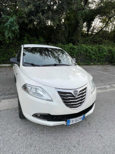 Lancia Ypsilon 1.3 MJT 16V 95 CV 5 porte S&S Elle (2)