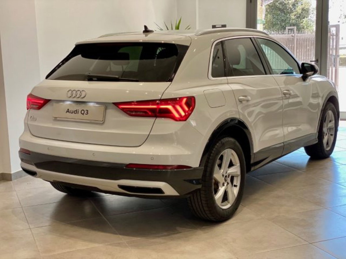 Audi Q3 35 TDI quattro S tronic Business Advanced (2)