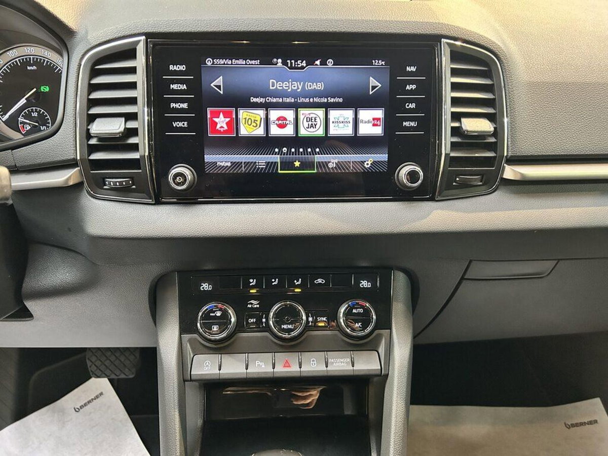 Skoda Karoq 2.0 TDI EVO SCR 115 CV DSG Executive (15)