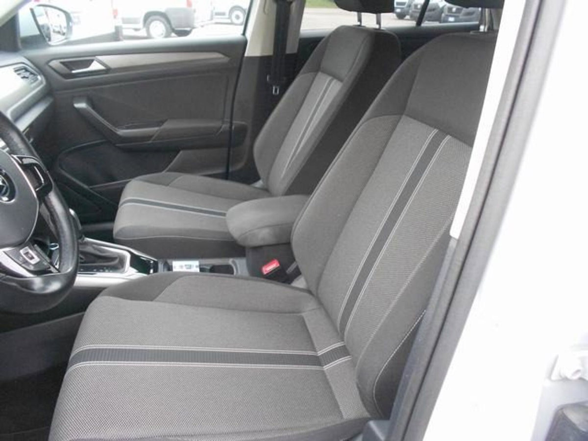 Volkswagen T-Roc 1.5 tsi Life dsg (5)