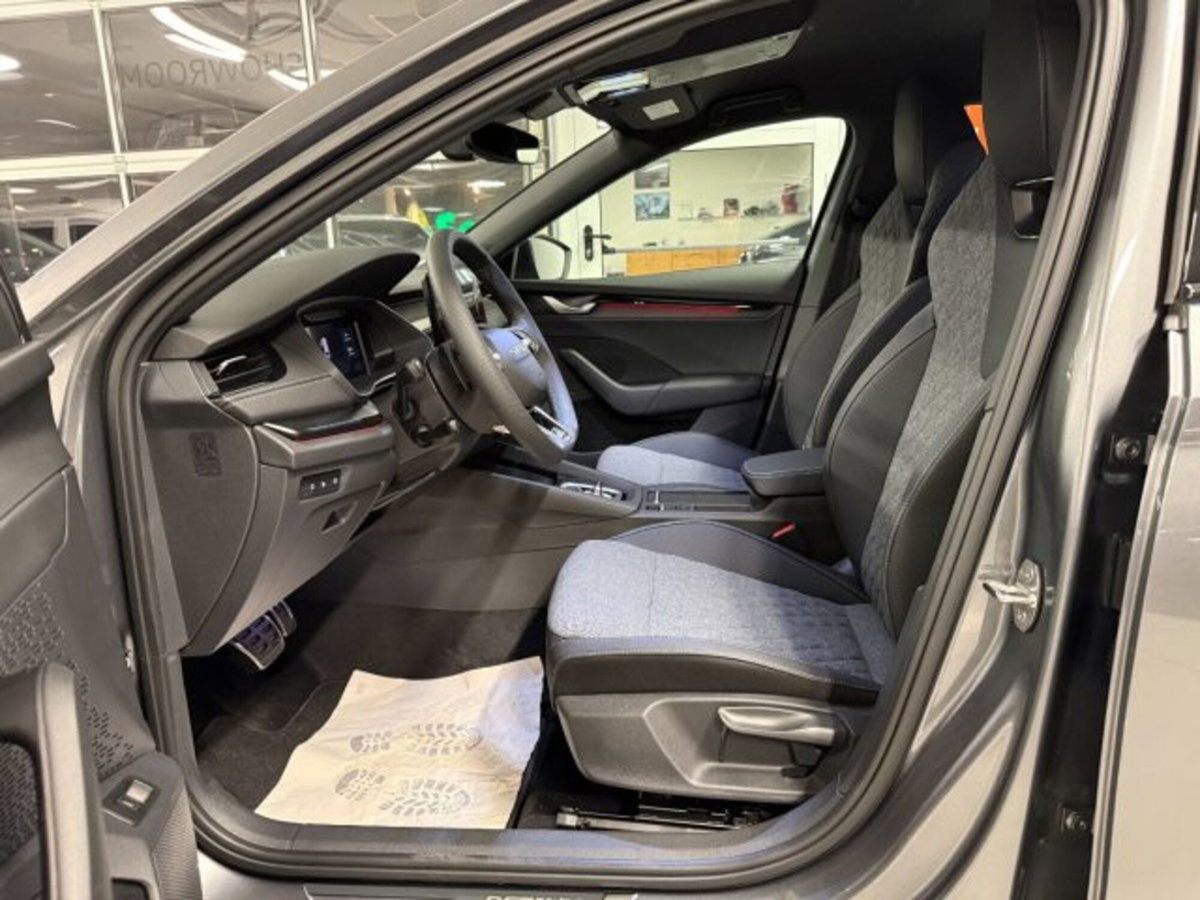 Skoda Octavia Station Wagon 2.0 tdi Sportline 150cv dsg (4)