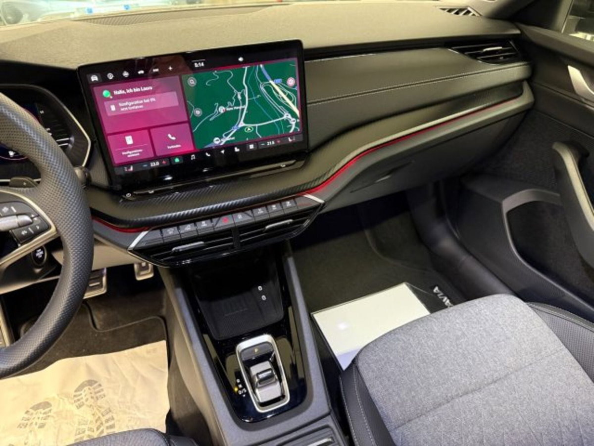 Skoda Octavia Station Wagon 2.0 tdi Sportline 150cv dsg (8)