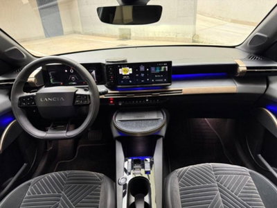 Lancia Ypsilon 1.2 mhev Edizione Limitata Cassina e-dct (14)