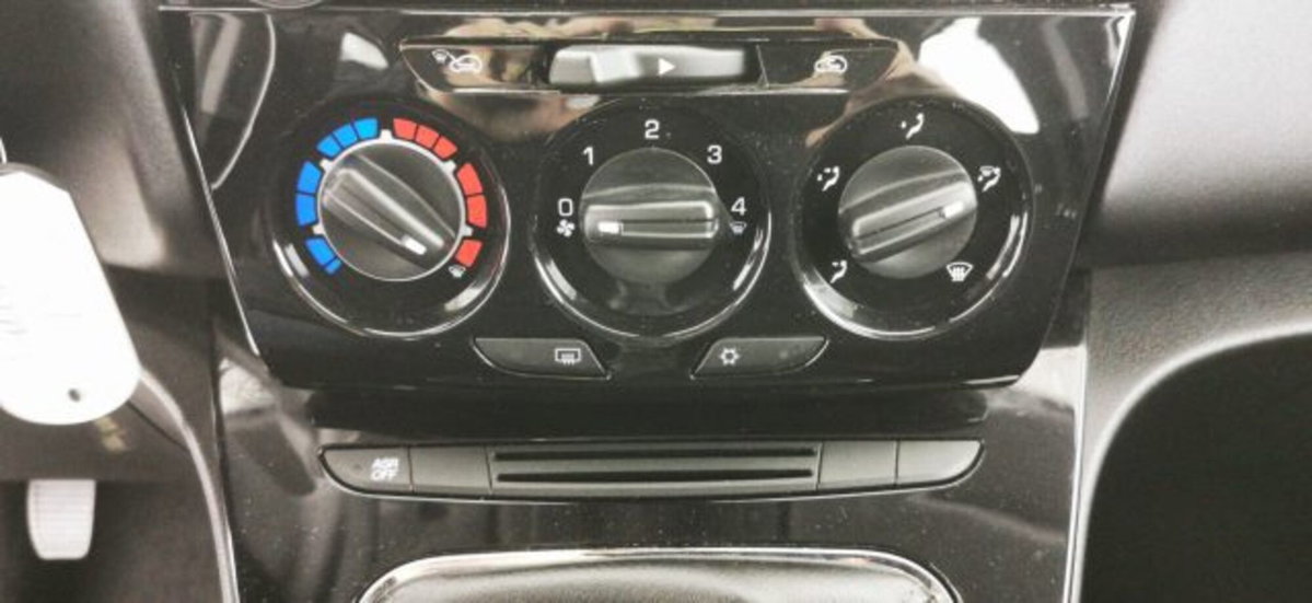Lancia Ypsilon 1.3 MJT 16V 95 CV 5 porte S&S Gold (12)