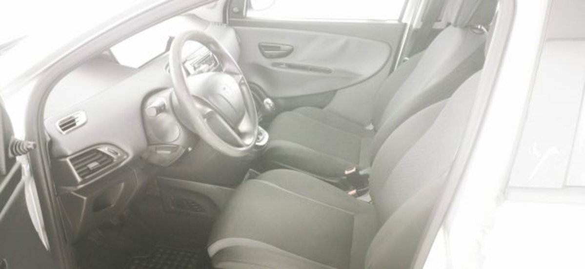 Lancia Ypsilon 1.3 MJT 16V 95 CV 5 porte S&S Gold (14)