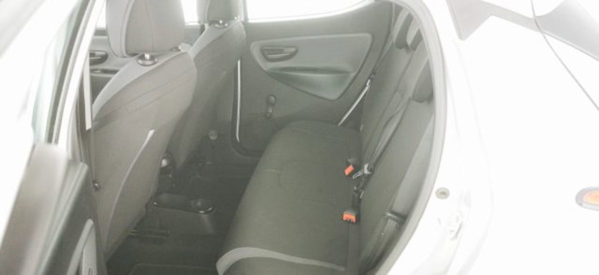 Lancia Ypsilon 1.3 MJT 16V 95 CV 5 porte S&S Gold (15)