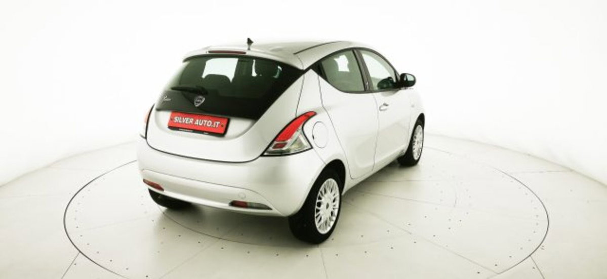 Lancia Ypsilon 1.3 MJT 16V 95 CV 5 porte S&S Gold (7)