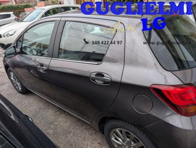 Toyota Yaris 1.0 5 porte Active (4)