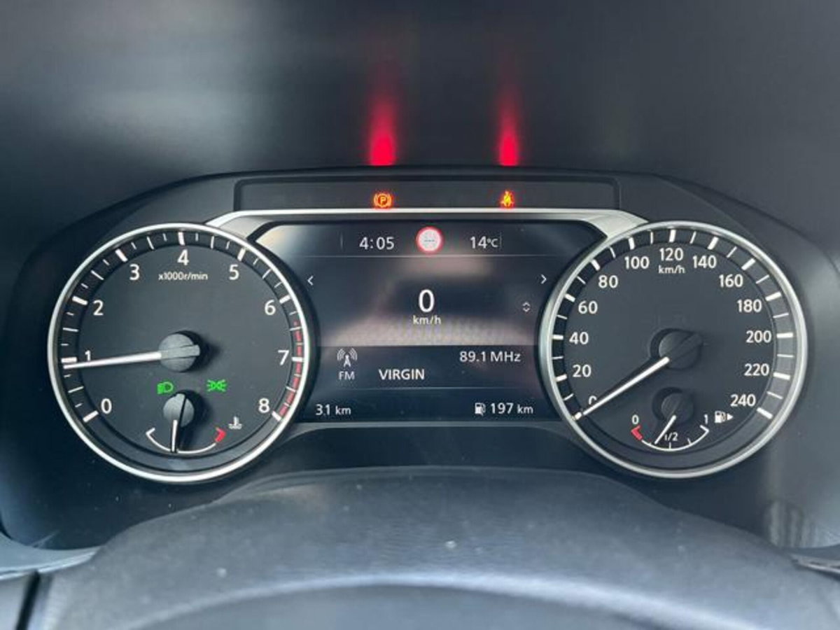 Nissan Juke 1.0 dig-t Acenta 114cv (8)