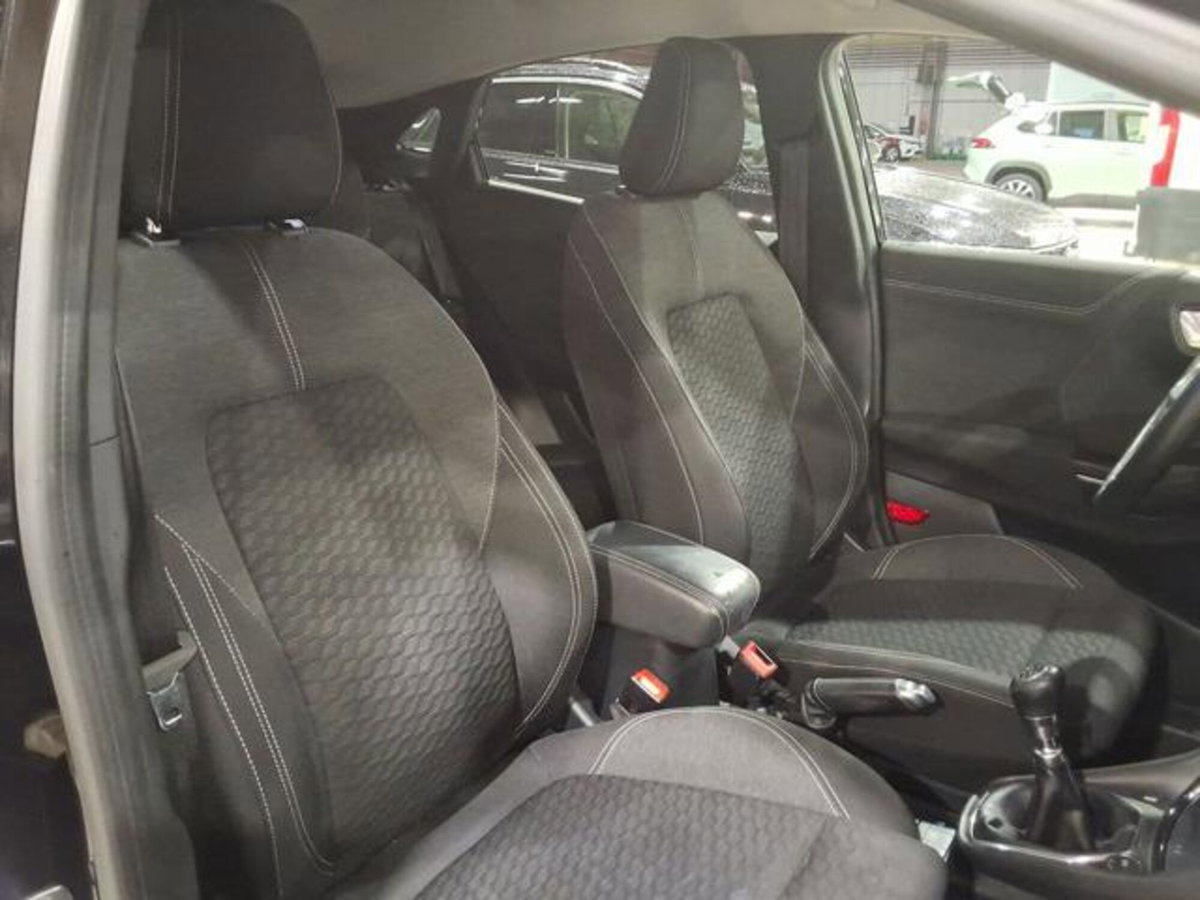 Ford Puma 1.5 EcoBlue 120 CV S&S Titanium (14)