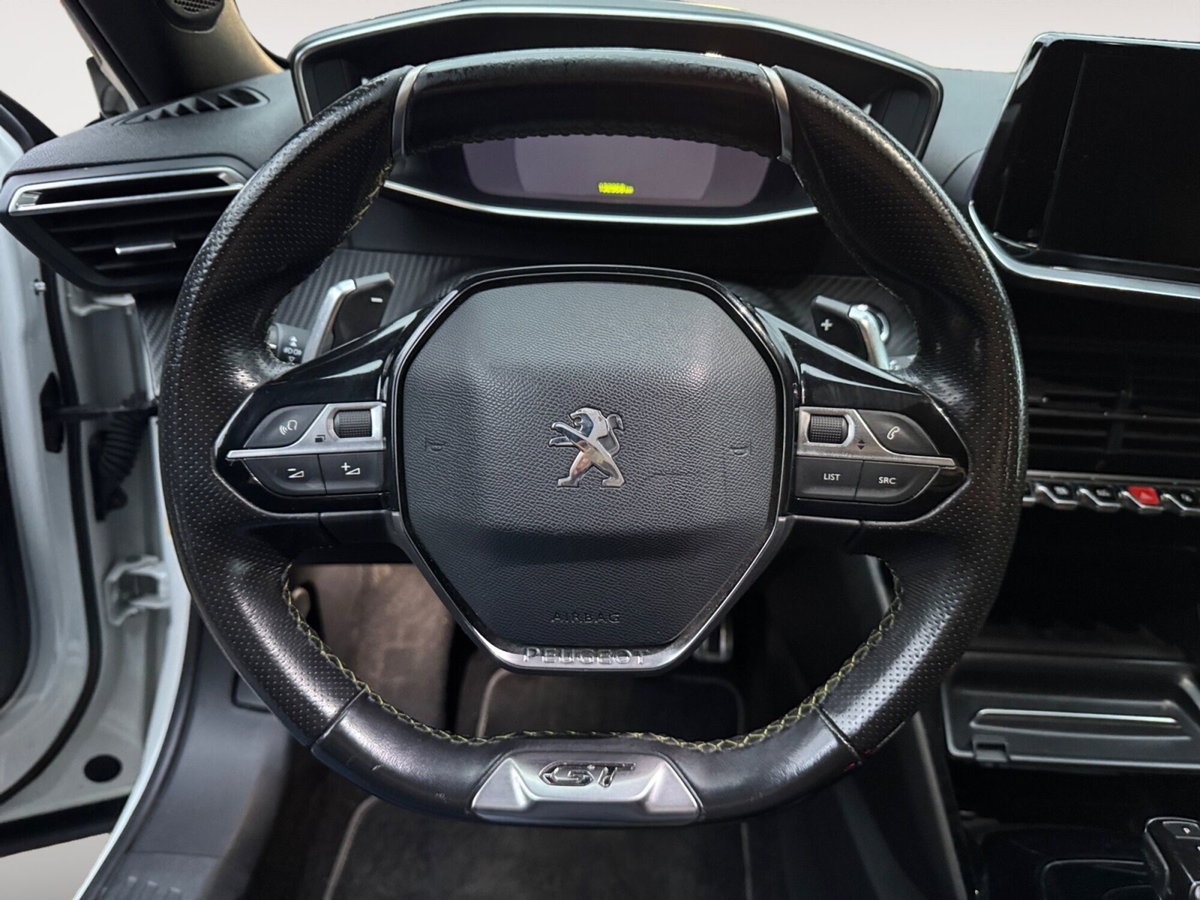 Peugeot 2008 BlueHDi 130 S&S EAT8 GT Line (10)