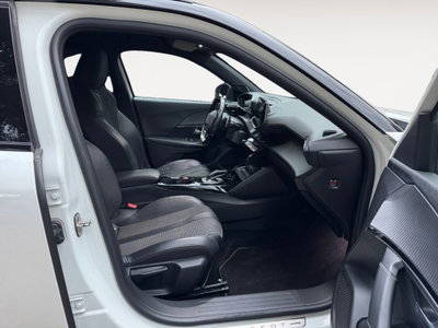 Peugeot 2008 BlueHDi 130 S&S EAT8 GT Line (6)