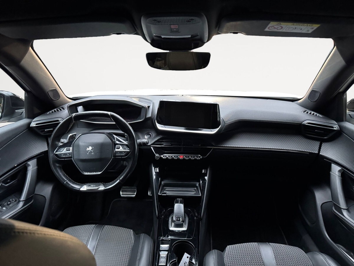 Peugeot 2008 BlueHDi 130 S&S EAT8 GT Line (9)