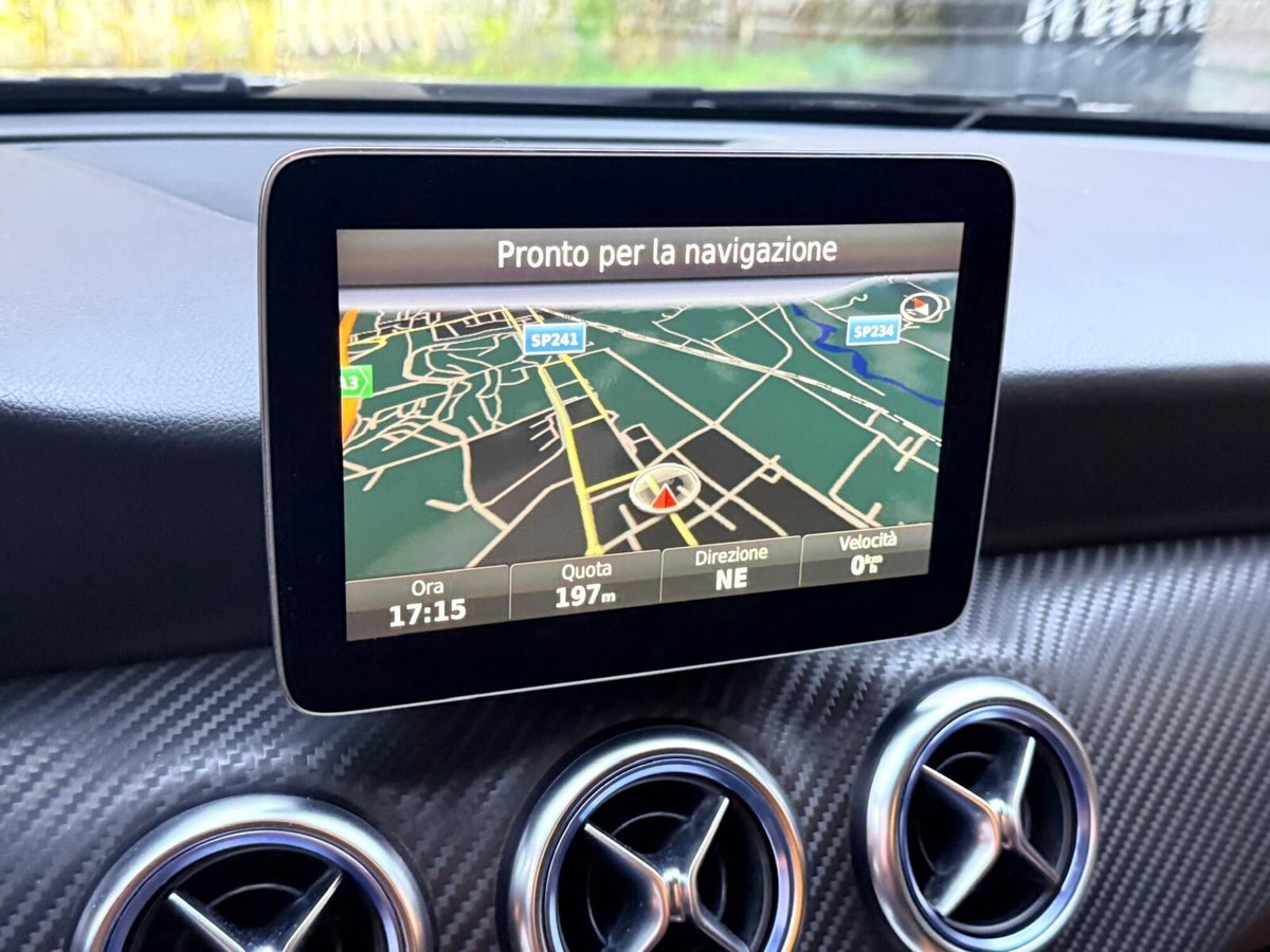 Mercedes-Benz Classe A 200 d Automatic Premium (10)