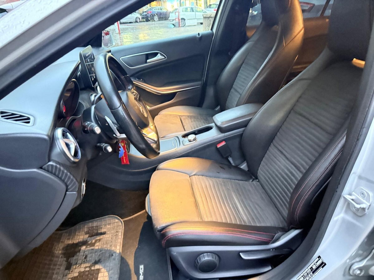 Mercedes-Benz Classe A 200 d Automatic Premium (14)
