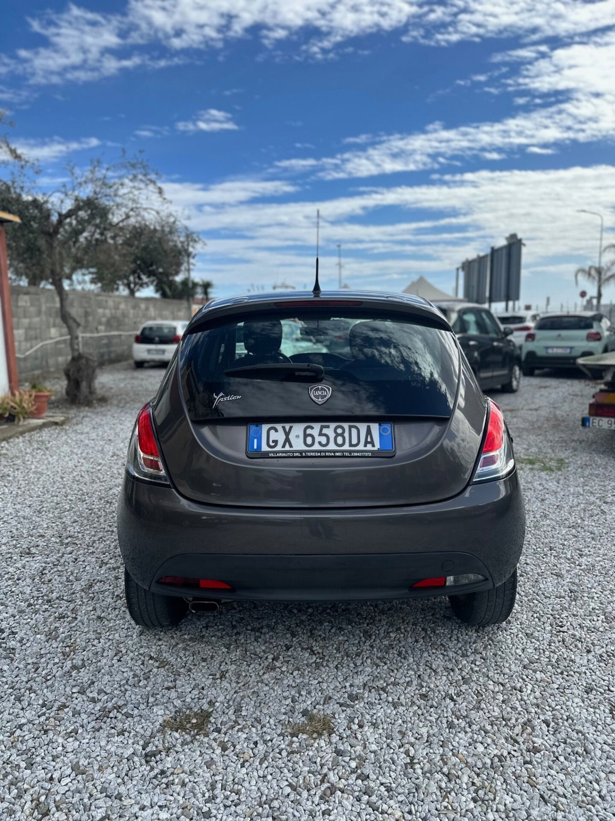 Lancia Ypsilon 1.2 69 CV 5 porte Gold (4)