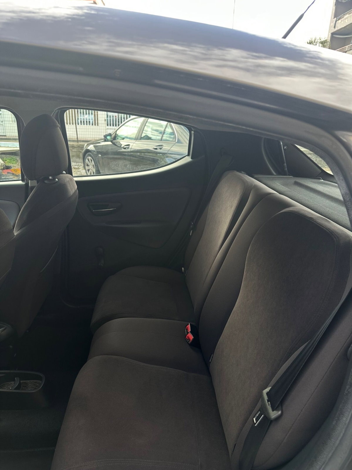Lancia Ypsilon 1.2 69 CV 5 porte Gold (7)
