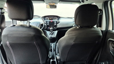 Lancia Ypsilon 1.0 FireFly 5 porte S&S Hybrid Ecochic Gold (12)