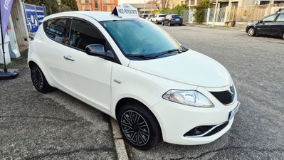 Lancia Ypsilon 1.0 FireFly 5 porte S&S Hybrid Ecochic Gold (7)