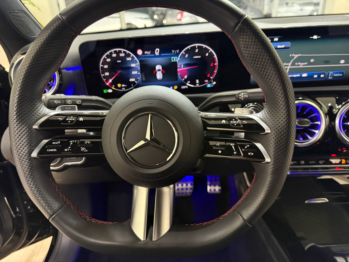 Mercedes-Benz Classe A Sedan 200 d AMG Line Advanced Plus auto (16)