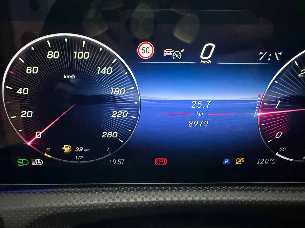 Mercedes-Benz Classe A Sedan 200 d AMG Line Advanced Plus auto (17)