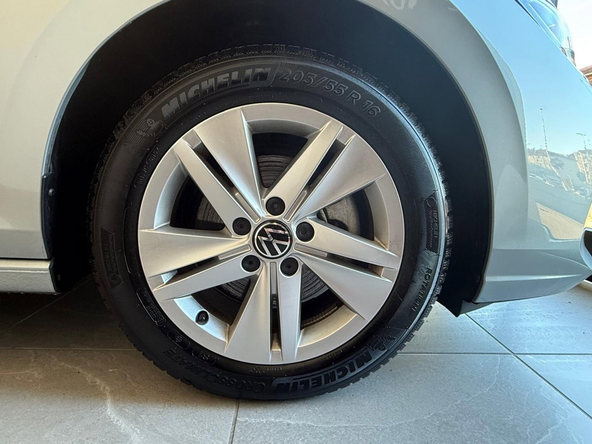 Volkswagen Golf 1.5 TSI 150 CV EVO ACT R-Line (13)