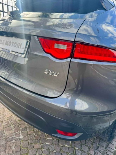 Jaguar F-Pace 2.0 D 180 CV R-Sport (12)