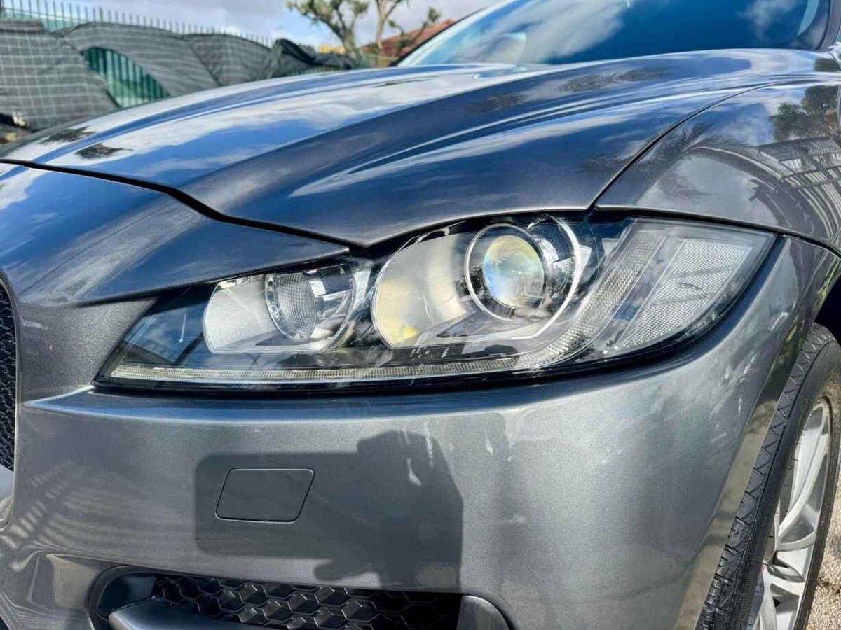 Jaguar F-Pace 2.0 D 180 CV R-Sport (6)
