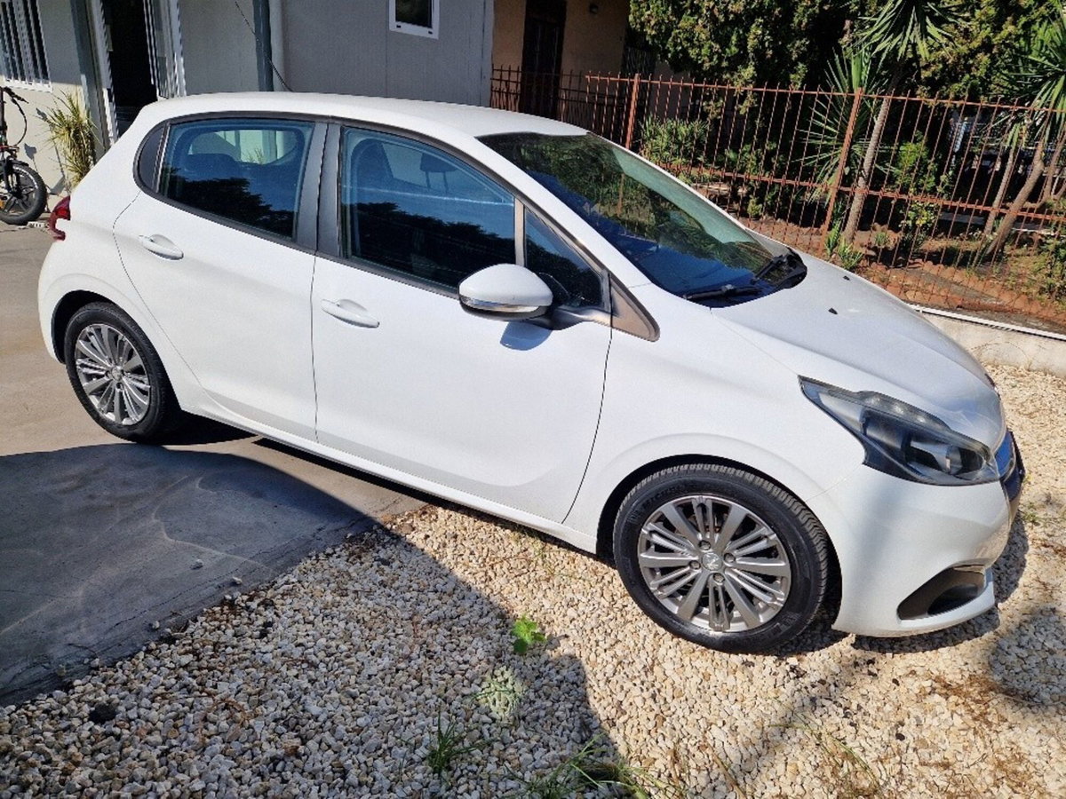 Peugeot 208 75 5 porte Active (4)