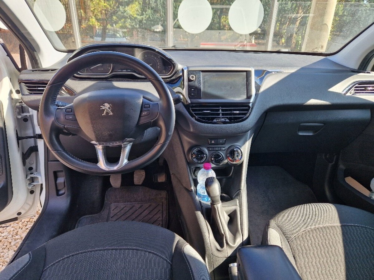 Peugeot 208 75 5 porte Active (8)